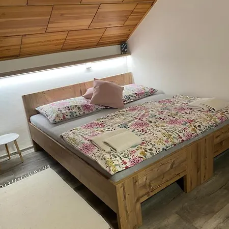 Ubytovani Na Lesni *